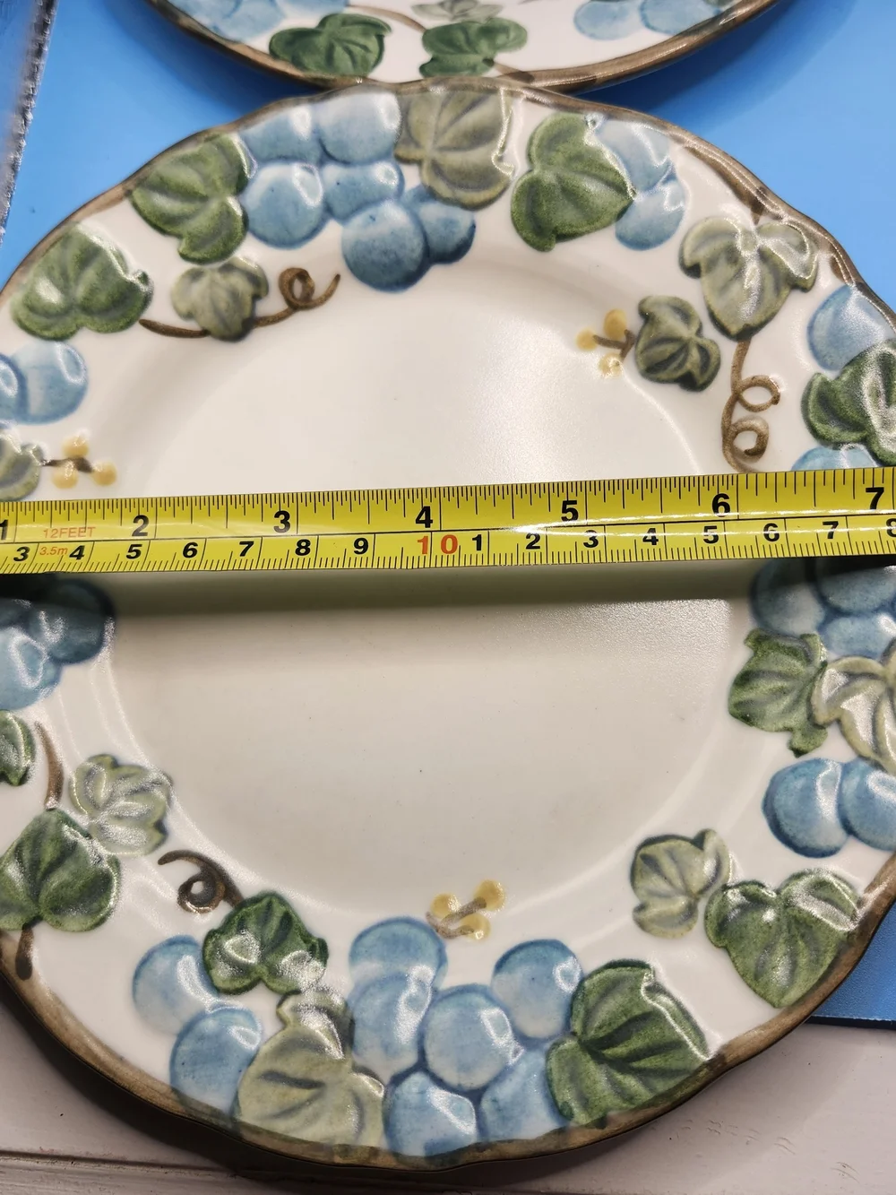 Vintage Metlox Poppytrail Sculptured Grape 7.5
